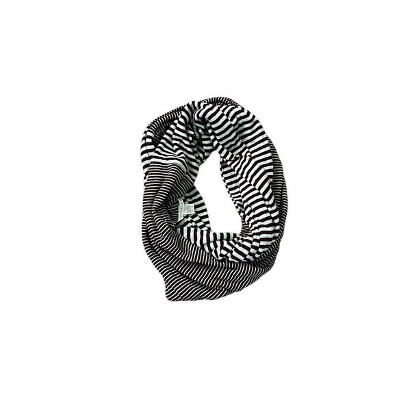 Victoria’s Secret Stripe Combo Scarf - Picture 1 of 3